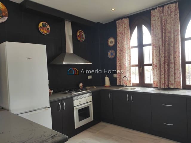 Chalet de 4 habitaciones en Tíjola en venta - 490.000 € (Ref: 9891335)