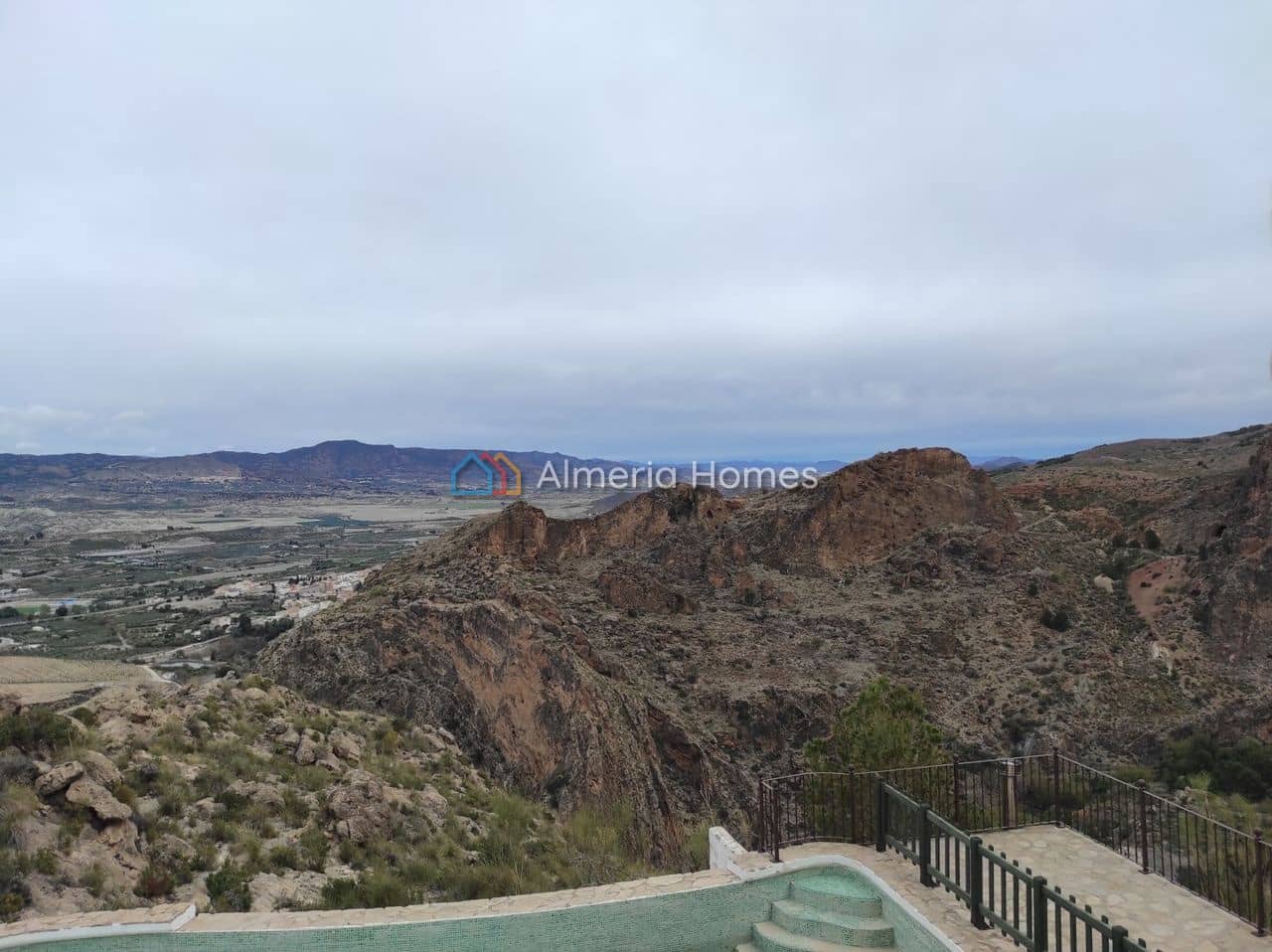 Chalet de 4 habitaciones en Tíjola en venta con piscina - 490.000 € (Ref: 9891335)
