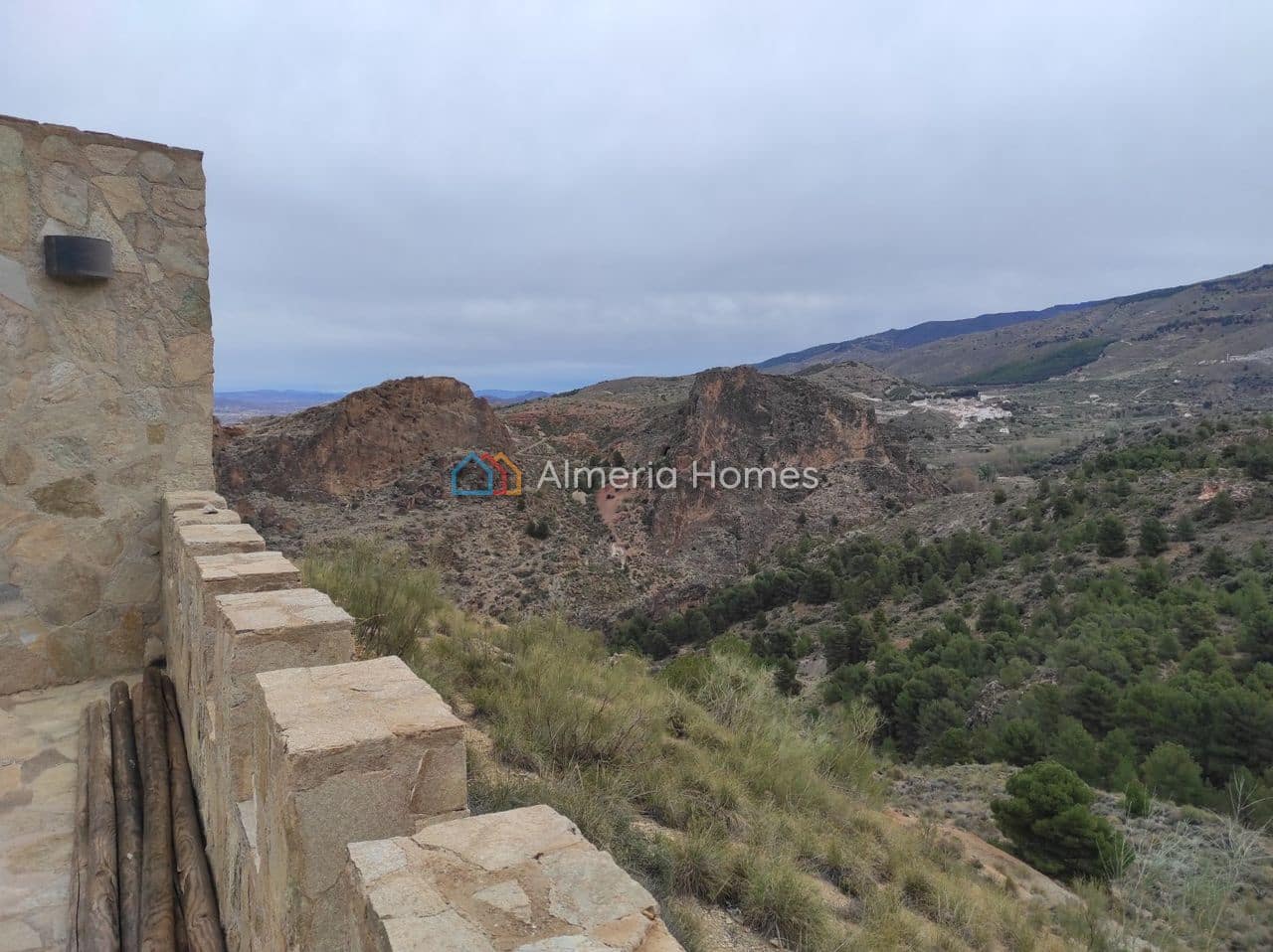Chalet de 4 habitaciones en Tíjola en venta con piscina - 490.000 € (Ref: 9891335)
