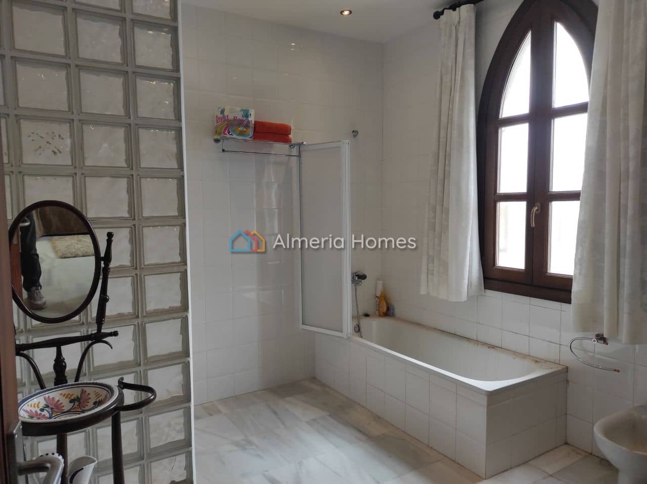 Chalet de 4 habitaciones en Tíjola en venta con piscina - 490.000 € (Ref: 9891335)