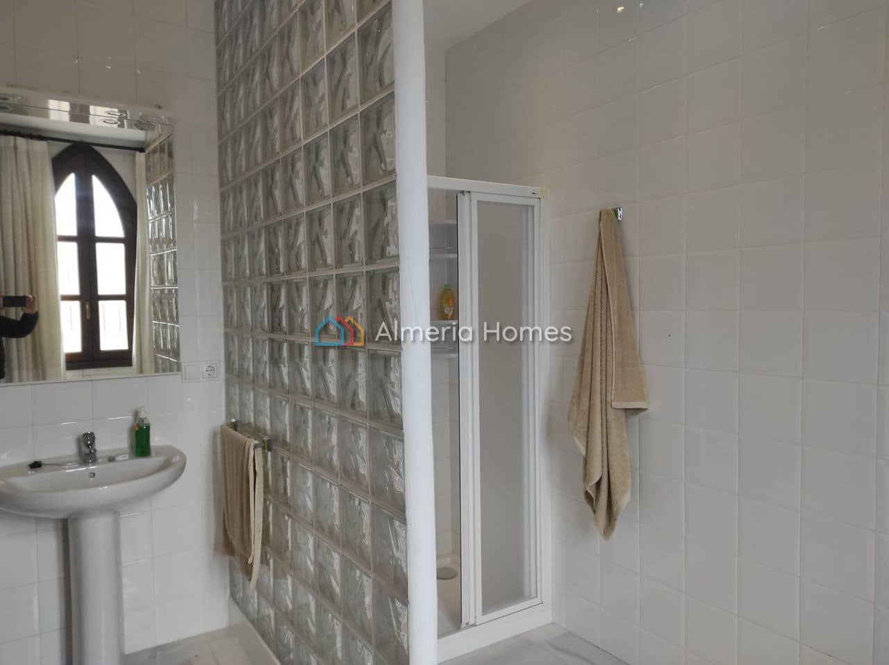 Chalet de 4 habitaciones en Tíjola en venta con piscina - 490.000 € (Ref: 9891335)