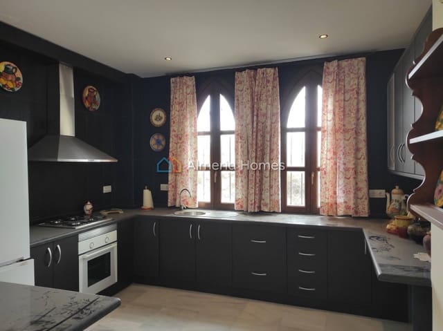Chalet de 4 habitaciones en Tíjola en venta - 490.000 € (Ref: 9891335)