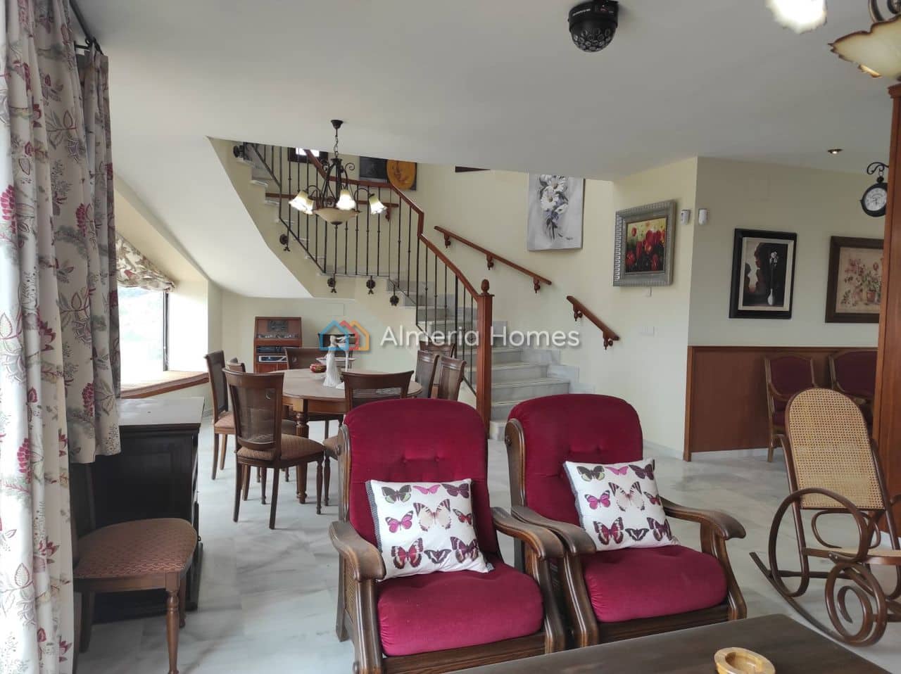 Chalet de 4 habitaciones en Tíjola en venta con piscina - 490.000 € (Ref: 9891335)