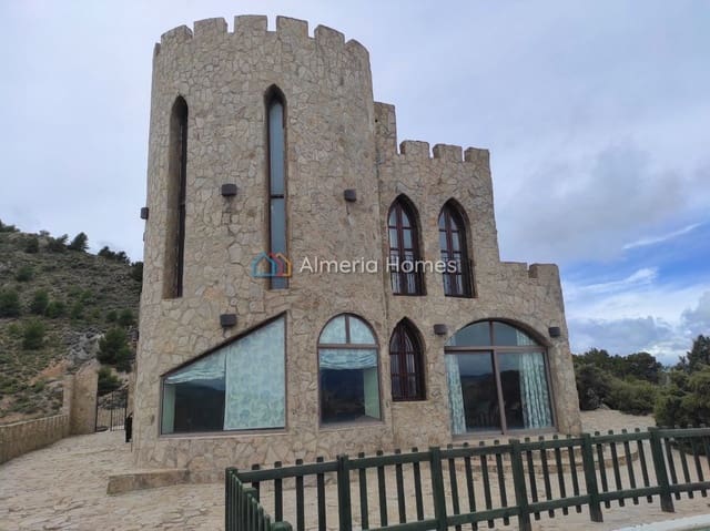Chalet de 4 habitaciones en Tíjola en venta - 490.000 € (Ref: 9891335)