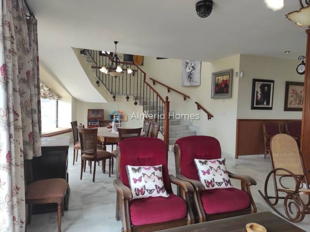 Chalet de 4 habitaciones en Tíjola en venta - 490.000 € (Ref: 9891335)