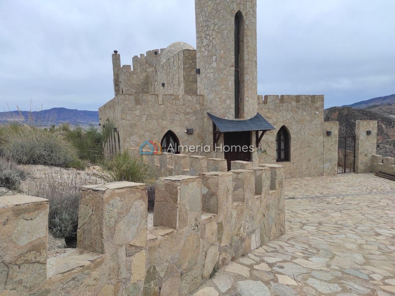 Chalet de 4 habitaciones en Tíjola en venta con piscina - 490.000 € (Ref: 9891335)