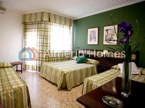 Kommersiell til salgs i Puerto de Mazarron - € 1 500 000 (Ref: 9891336)