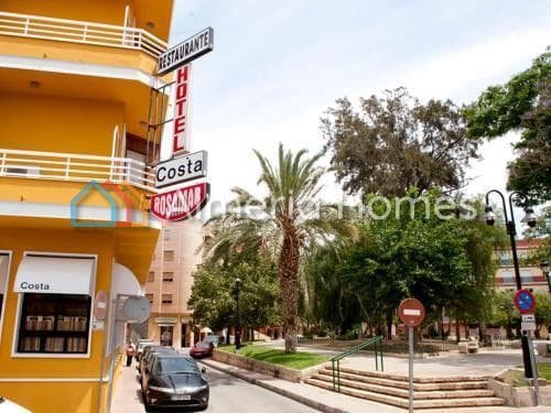 Kommersiell til salgs i Puerto de Mazarron - € 1 500 000 (Ref: 9891336)