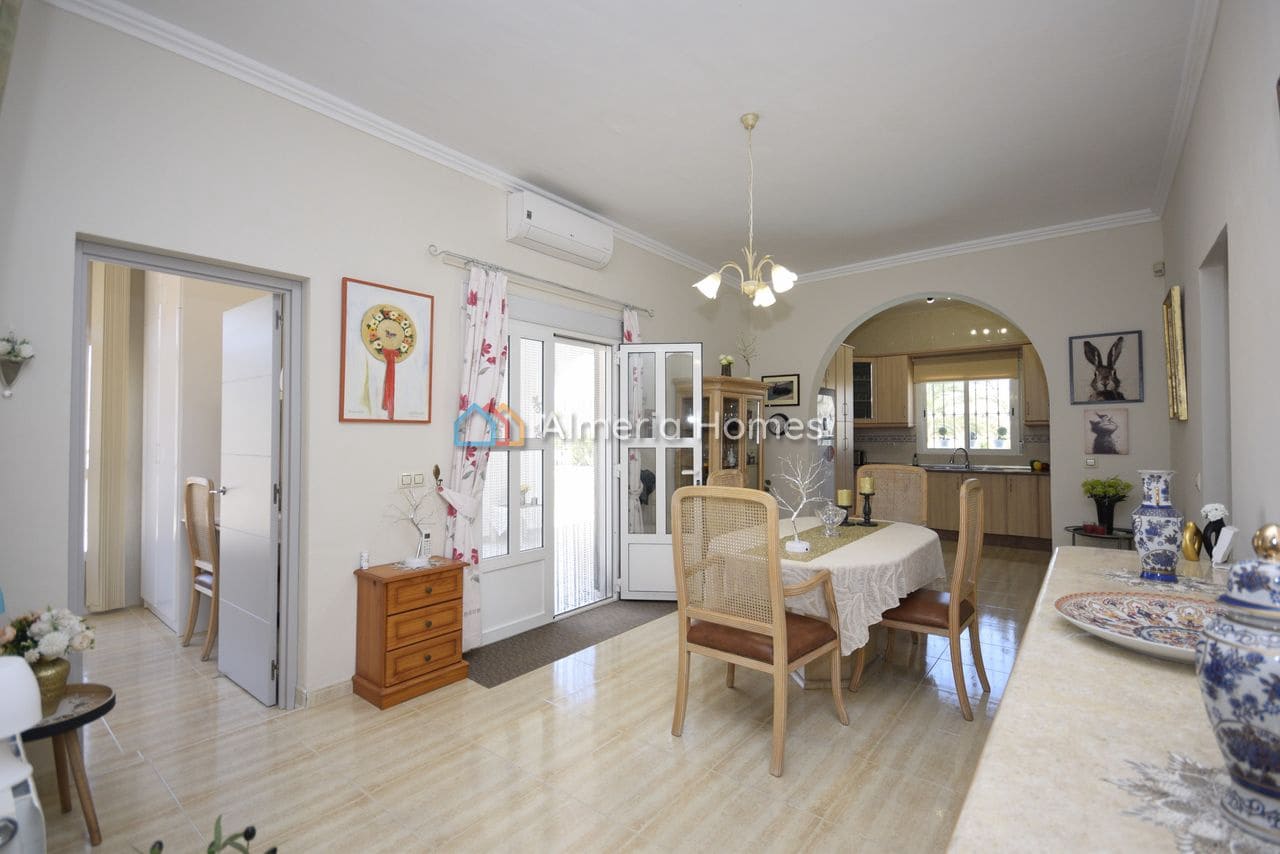 4 chambre Villa/Maison à vendre à Albanchez avec piscine garage - 294 995 € (Ref: 9902303)
