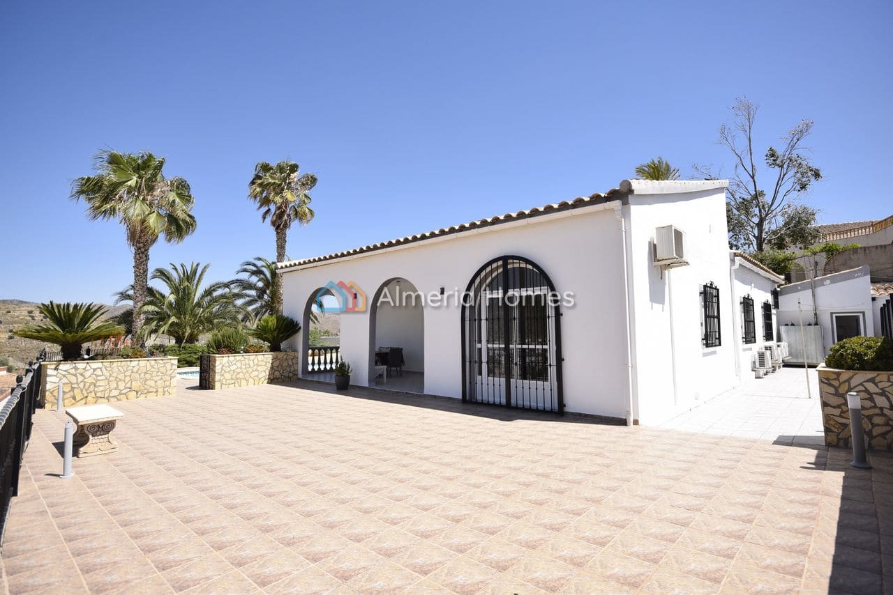 4 chambre Villa/Maison à vendre à Albanchez avec piscine garage - 294 995 € (Ref: 9902303)