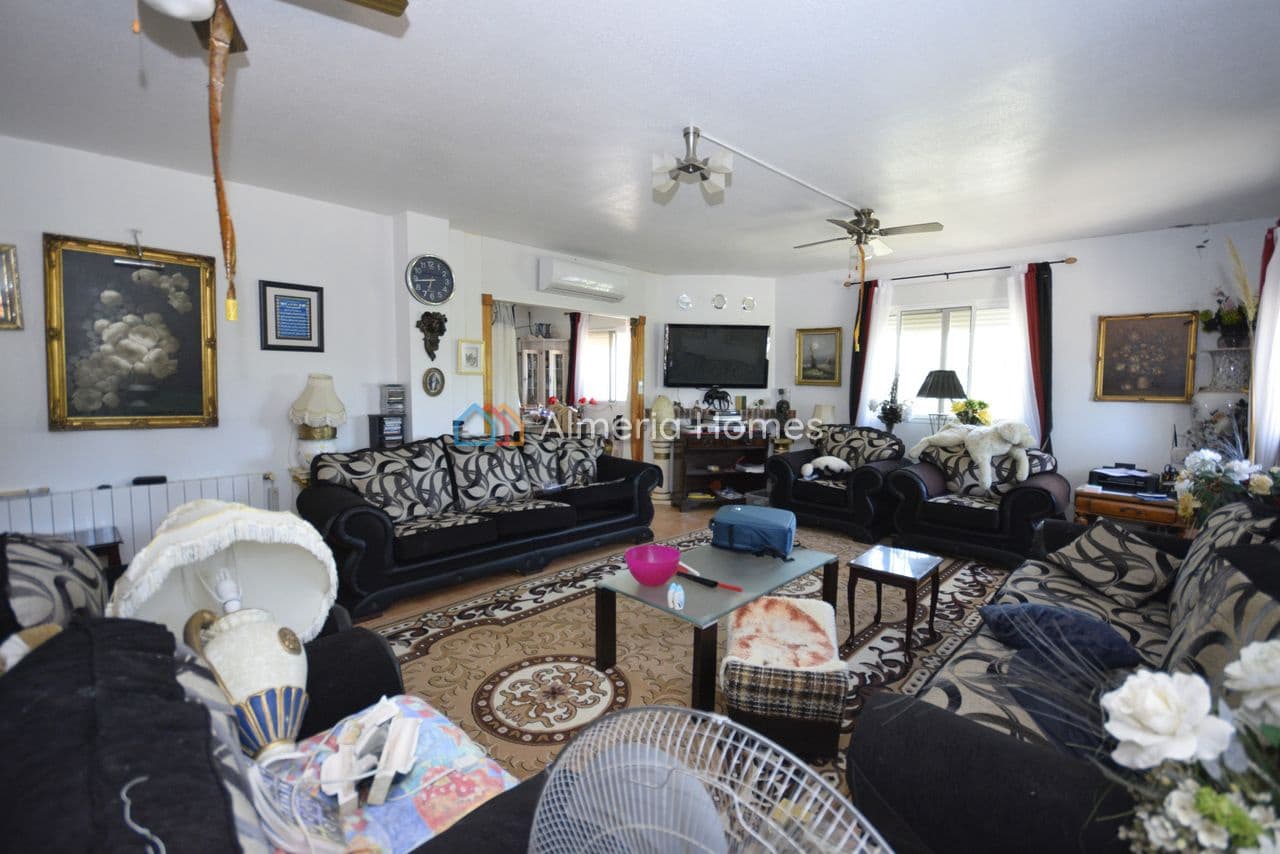 4 bedroom Villa for sale in La Parroquia with pool garage - € 174,995 (Ref: 9905244)