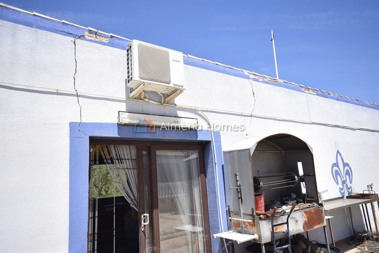 4 bedroom Villa for sale in La Parroquia with pool garage - € 174,995 (Ref: 9905244)