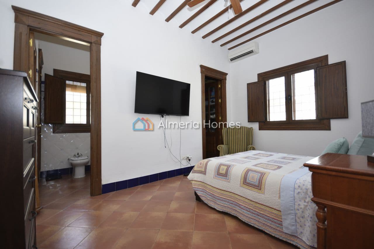 Chalet de 4 habitaciones en Albox en venta con piscina garaje - 389.000 € (Ref: 9908892)