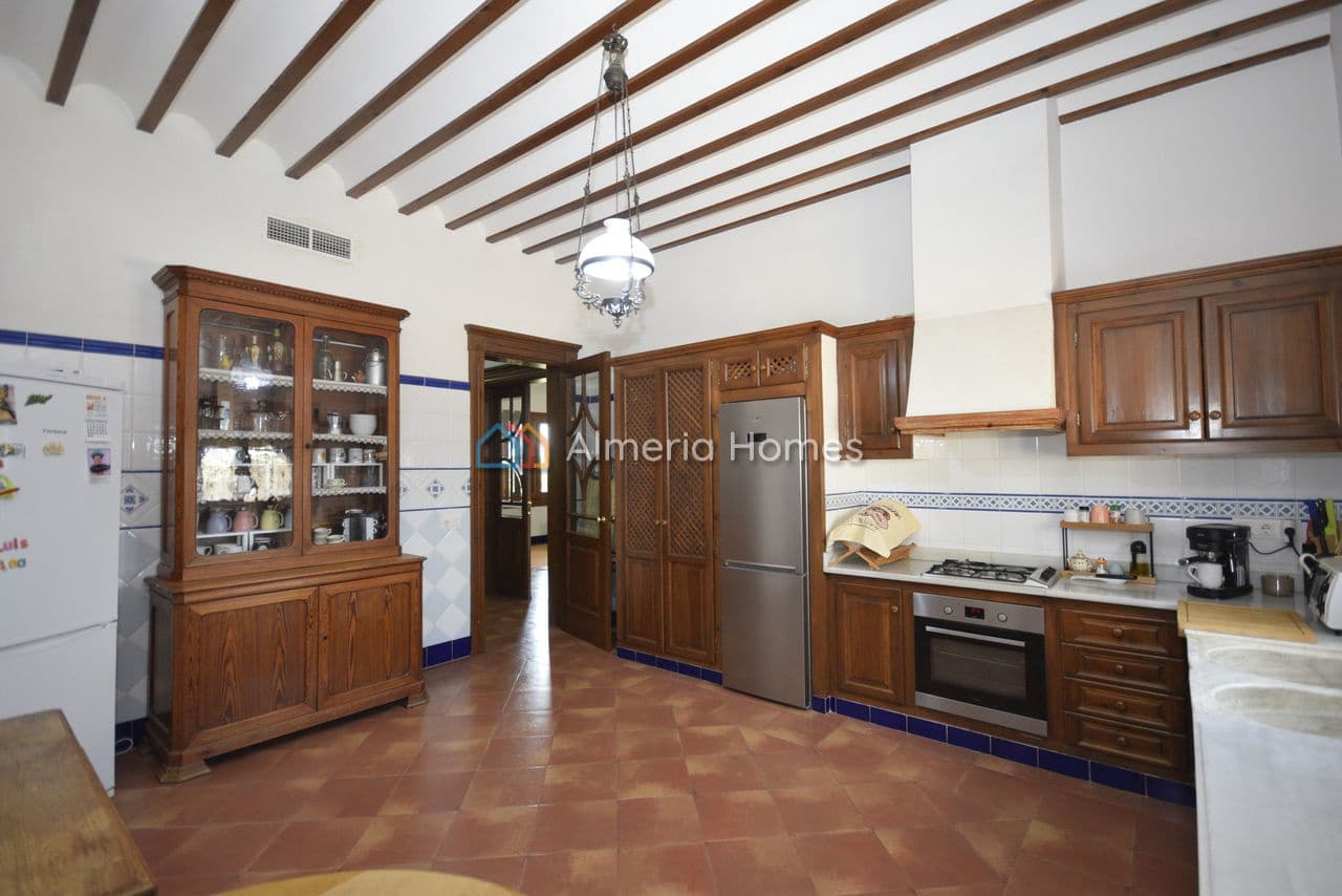 Chalet de 4 habitaciones en Albox en venta con piscina garaje - 389.000 € (Ref: 9908892)
