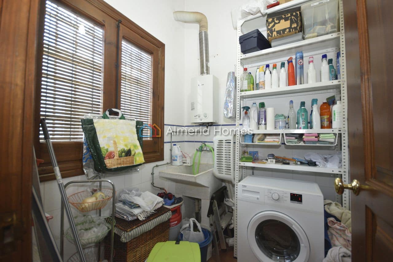 Chalet de 4 habitaciones en Albox en venta con piscina garaje - 389.000 € (Ref: 9908892)