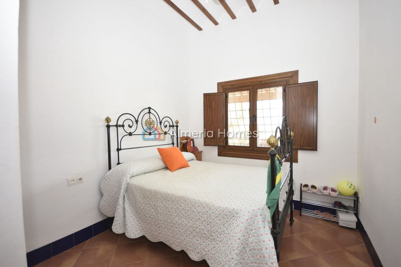 Chalet de 4 habitaciones en Albox en venta con piscina garaje - 389.000 € (Ref: 9908892)