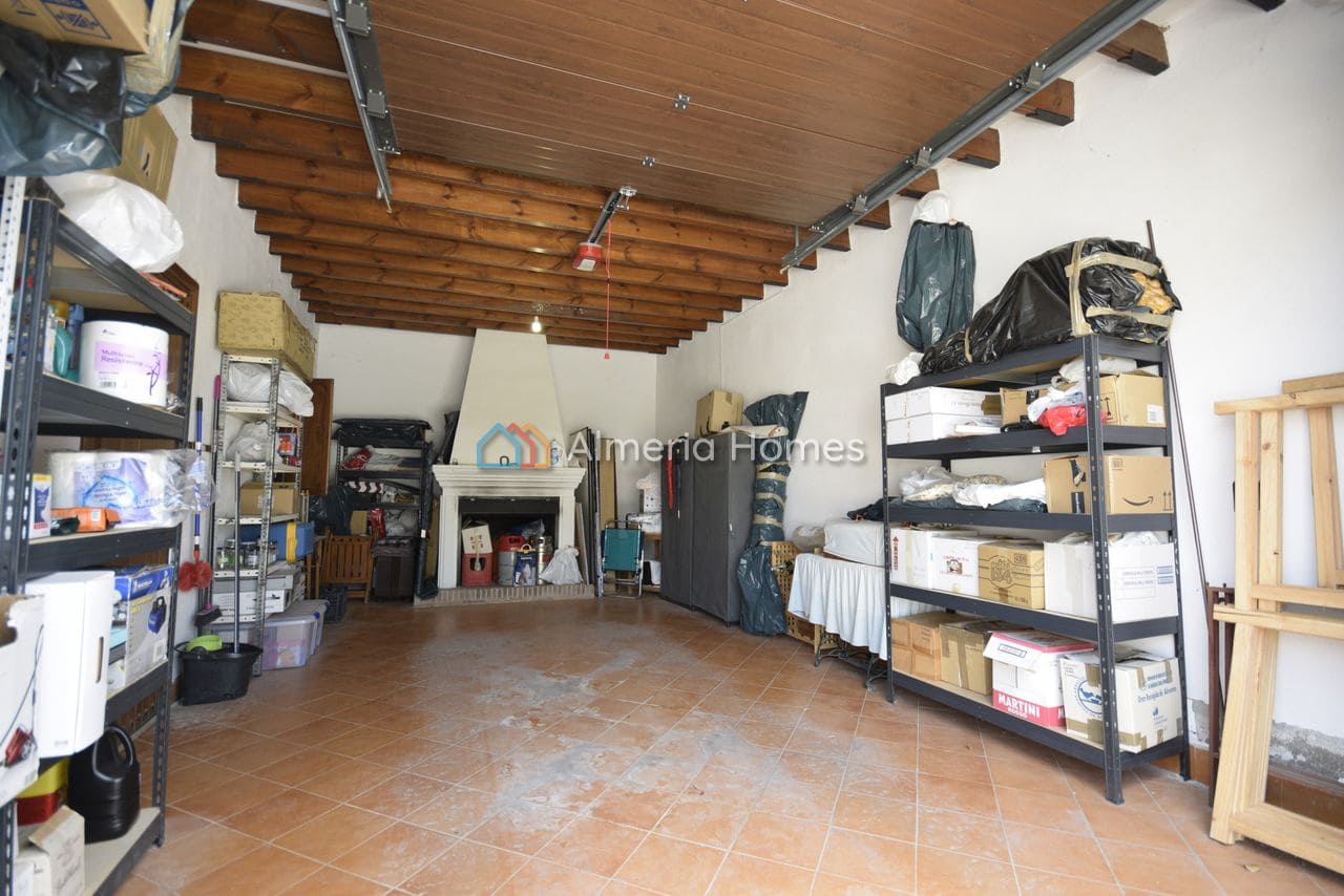 Chalet de 4 habitaciones en Albox en venta con piscina garaje - 389.000 € (Ref: 9908892)