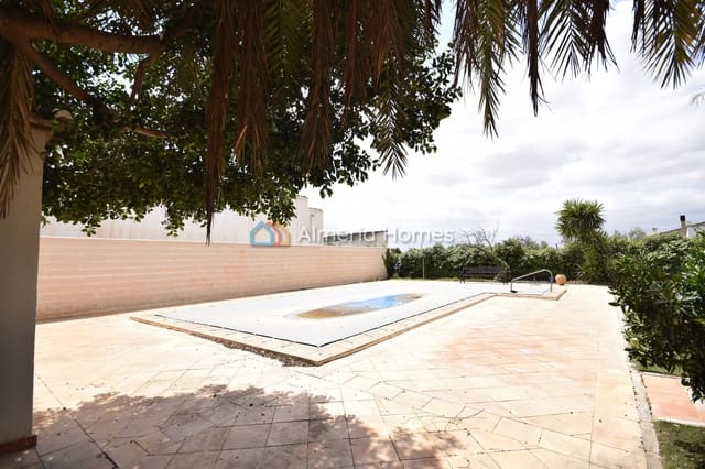 Chalet de 4 habitaciones en Albox en venta con piscina garaje - 389.000 € (Ref: 9908892)