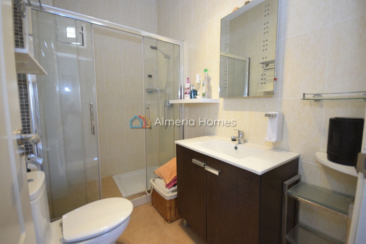 Chalet de 5 habitaciones en Arboleas en venta con piscina garaje - 330.000 € (Ref: 9914789)