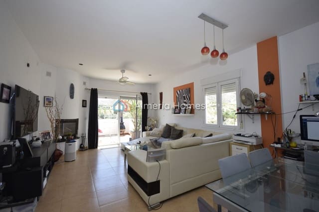 Chalet de 5 habitaciones en Arboleas en venta con piscina garaje - 330.000 € (Ref: 9914789)