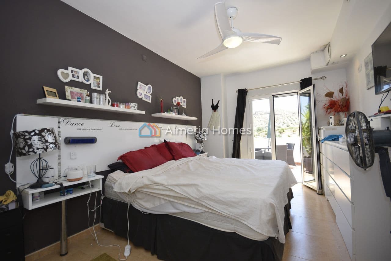 Chalet de 5 habitaciones en Arboleas en venta con piscina garaje - 330.000 € (Ref: 9914789)