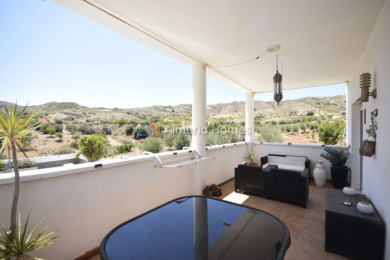 Chalet de 5 habitaciones en Arboleas en venta con piscina garaje - 330.000 € (Ref: 9914789)
