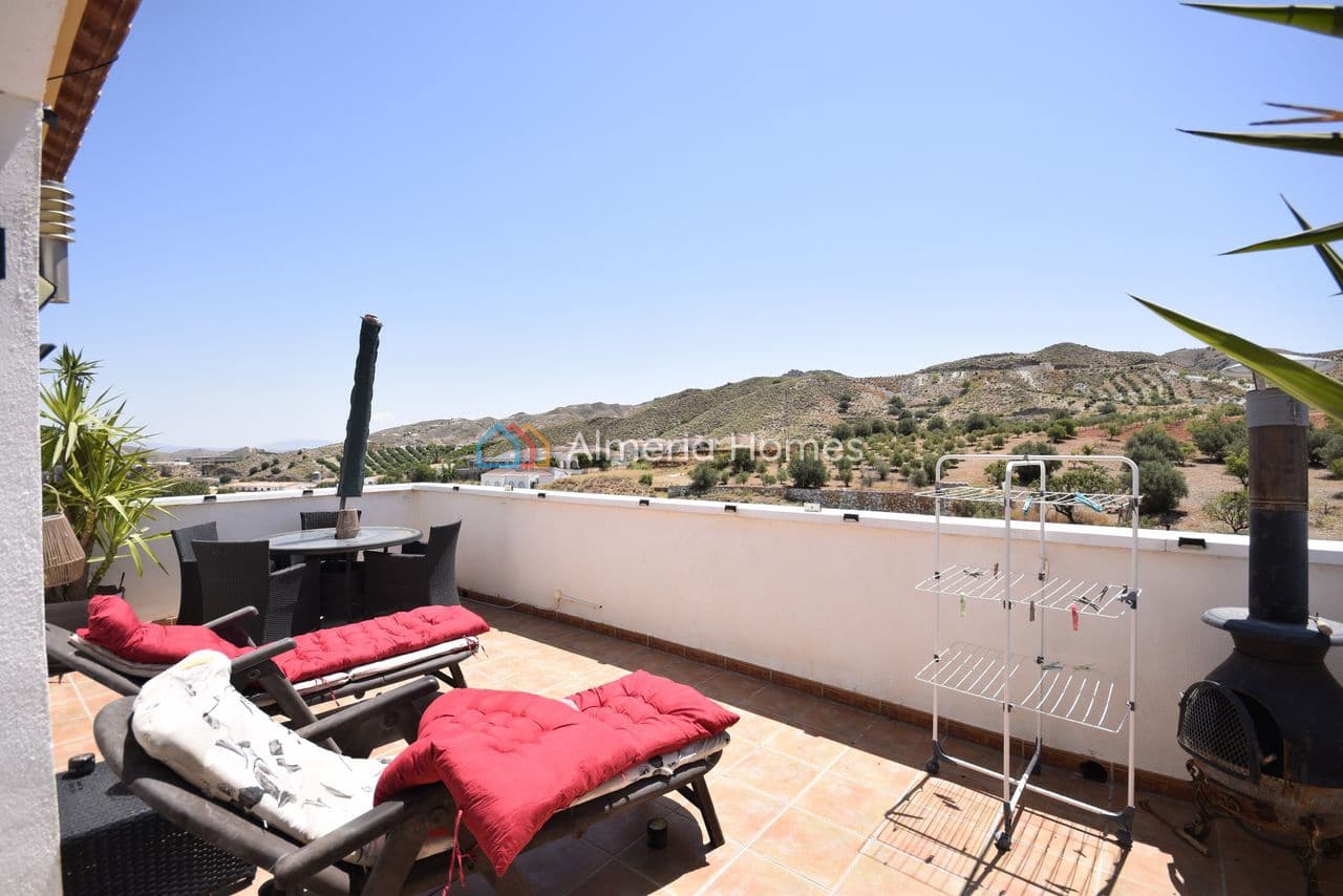 Chalet de 5 habitaciones en Arboleas en venta con piscina garaje - 330.000 € (Ref: 9914789)