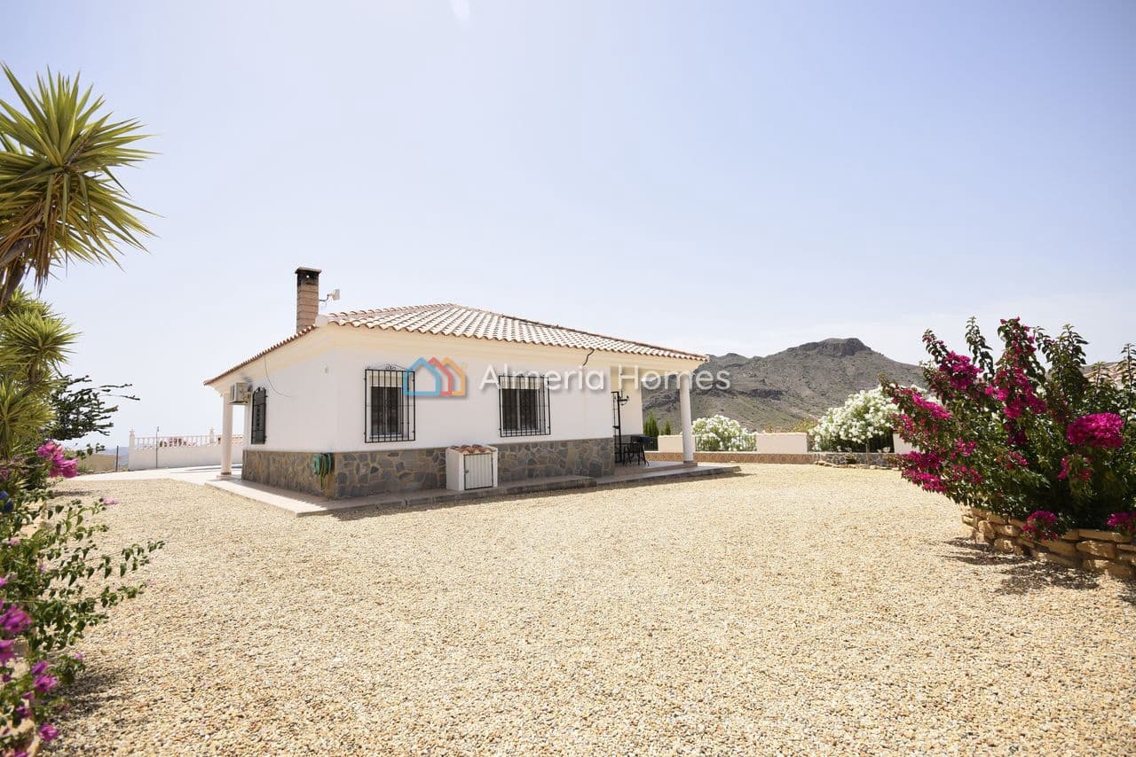 3 slaapkamer Villa te koop in Arboleas met zwembad garage - € 284.995 (Ref: 9918957)