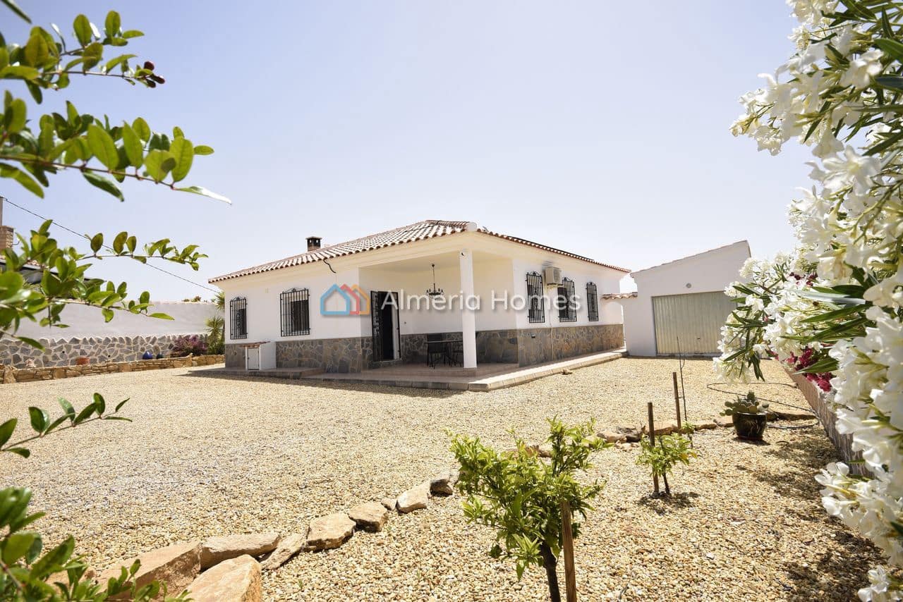 3 slaapkamer Villa te koop in Arboleas met zwembad garage - € 284.995 (Ref: 9918957)