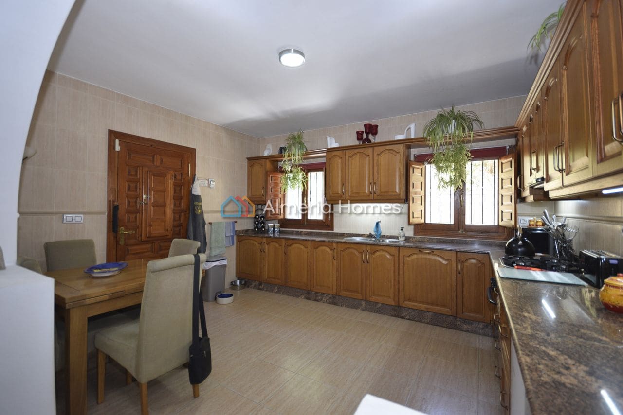 3 sypialnia Willa na sprzedaż w Oria z basenem - 159 995 € (Ref: 9921138)