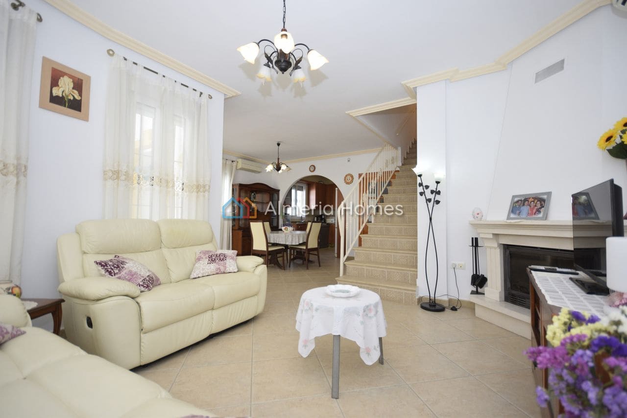 3 sypialnia Willa na sprzedaż w Arboleas z basenem garażem - 324 995 € (Ref: 9922911)