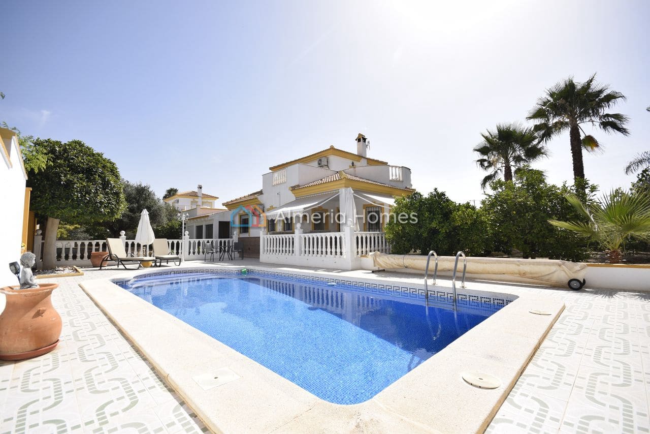 3 sypialnia Willa na sprzedaż w Arboleas z basenem garażem - 324 995 € (Ref: 9922911)