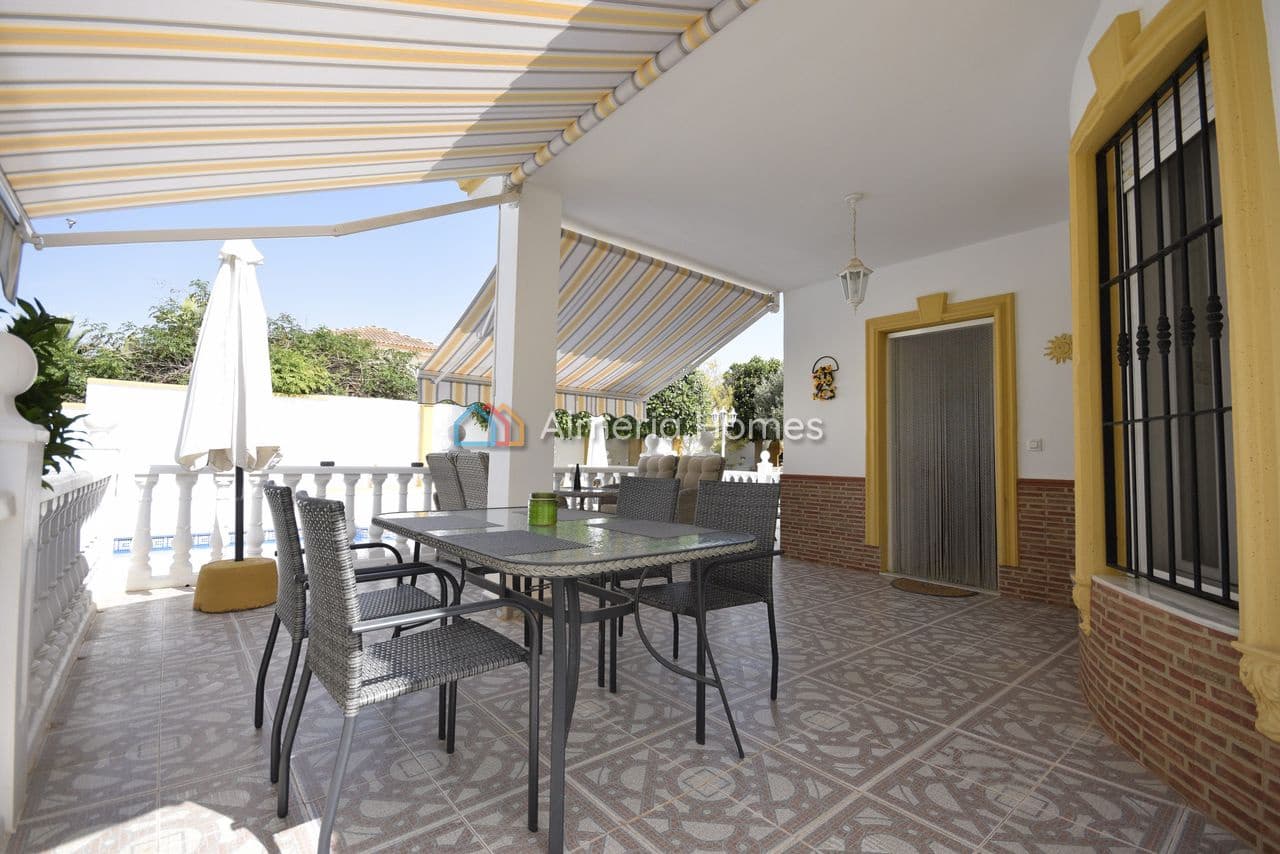 3 sypialnia Willa na sprzedaż w Arboleas z basenem garażem - 324 995 € (Ref: 9922911)