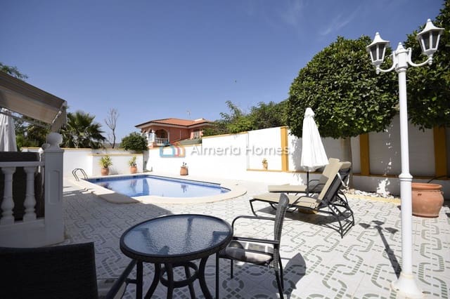 3 sypialnia Willa na sprzedaż w Arboleas z basenem garażem - 324 995 € (Ref: 9922911)