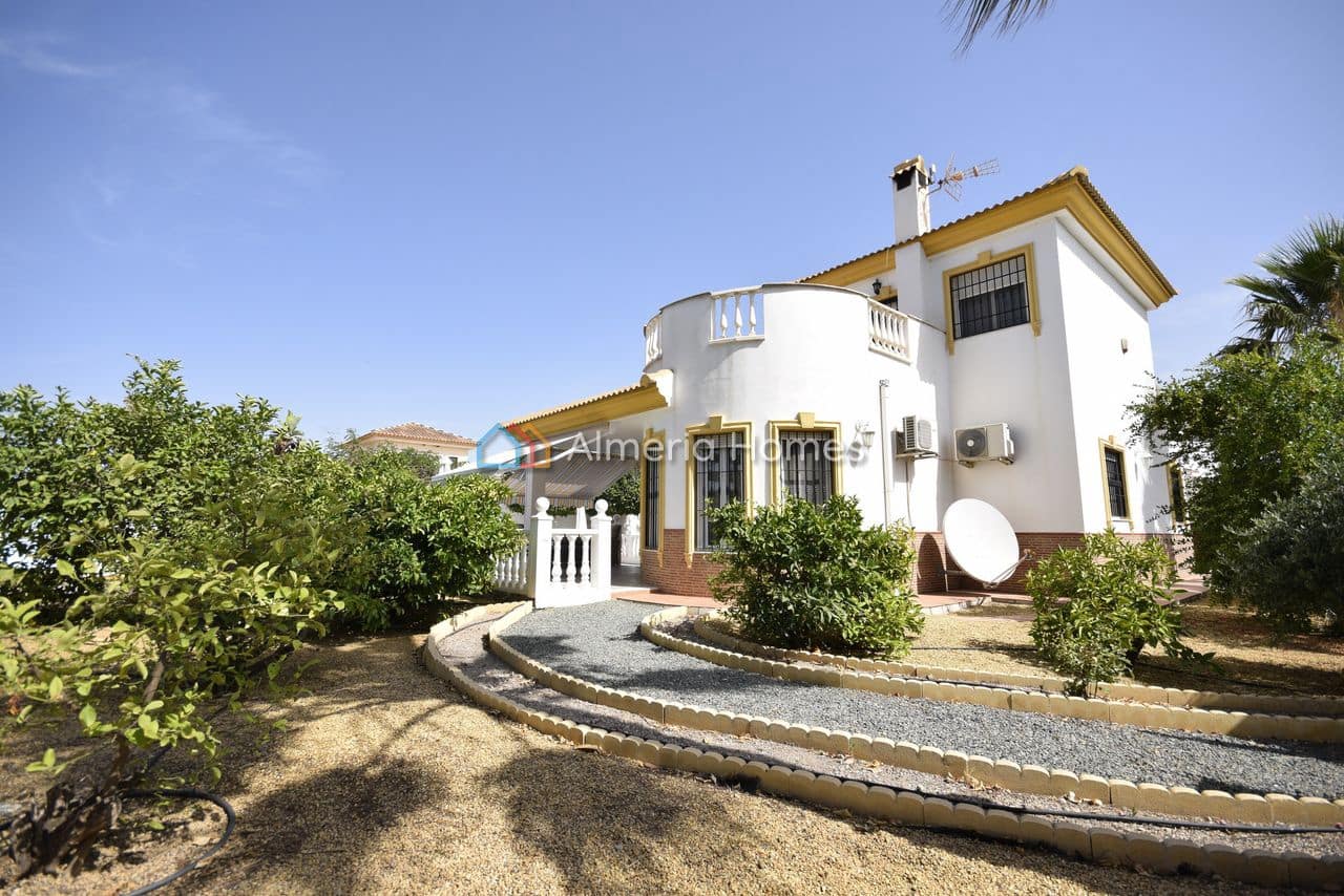 3 sypialnia Willa na sprzedaż w Arboleas z basenem garażem - 324 995 € (Ref: 9922911)