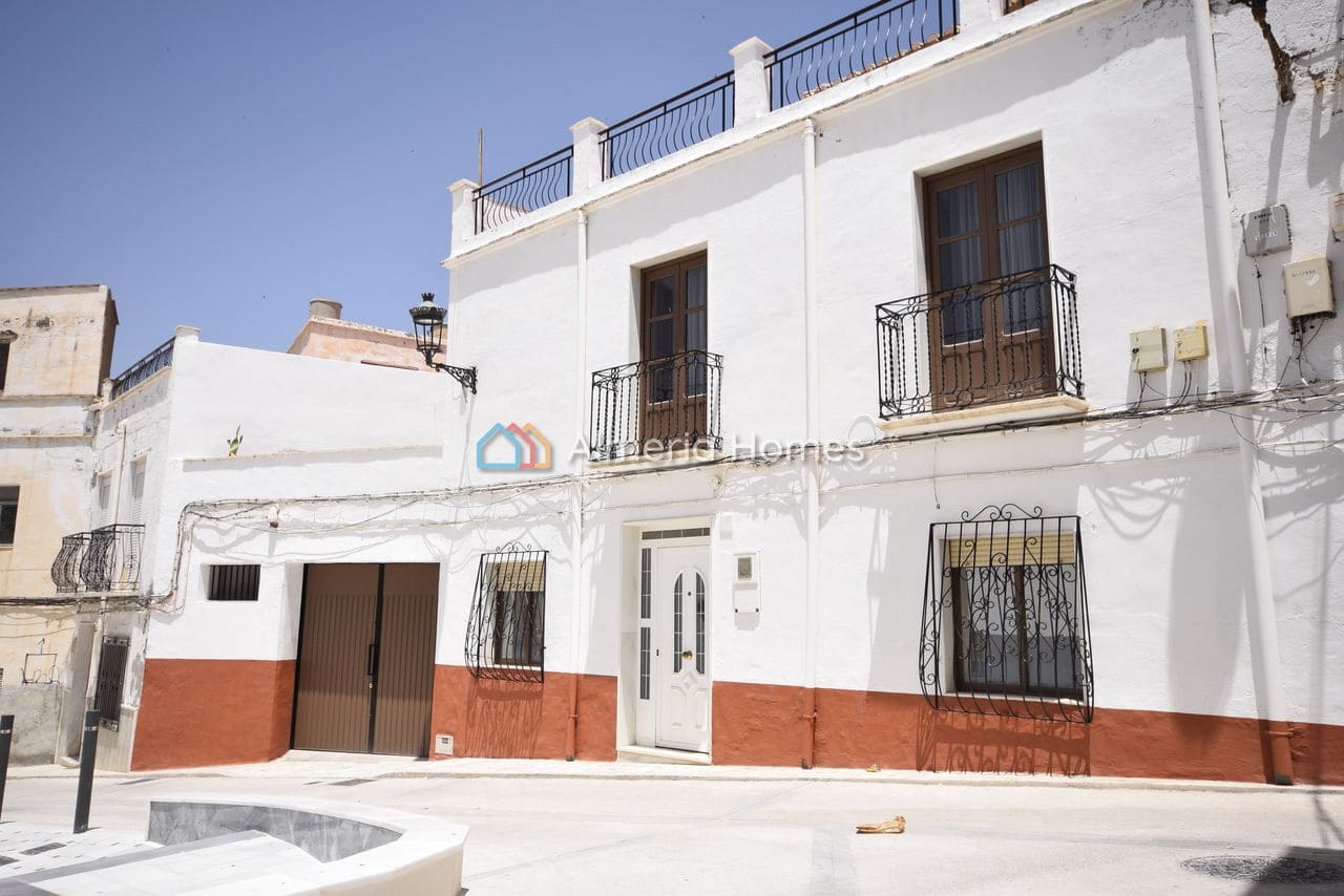 7 Zimmer Haus zu verkaufen in Macael mit Garage - 155.000 € (Ref: 9928460)