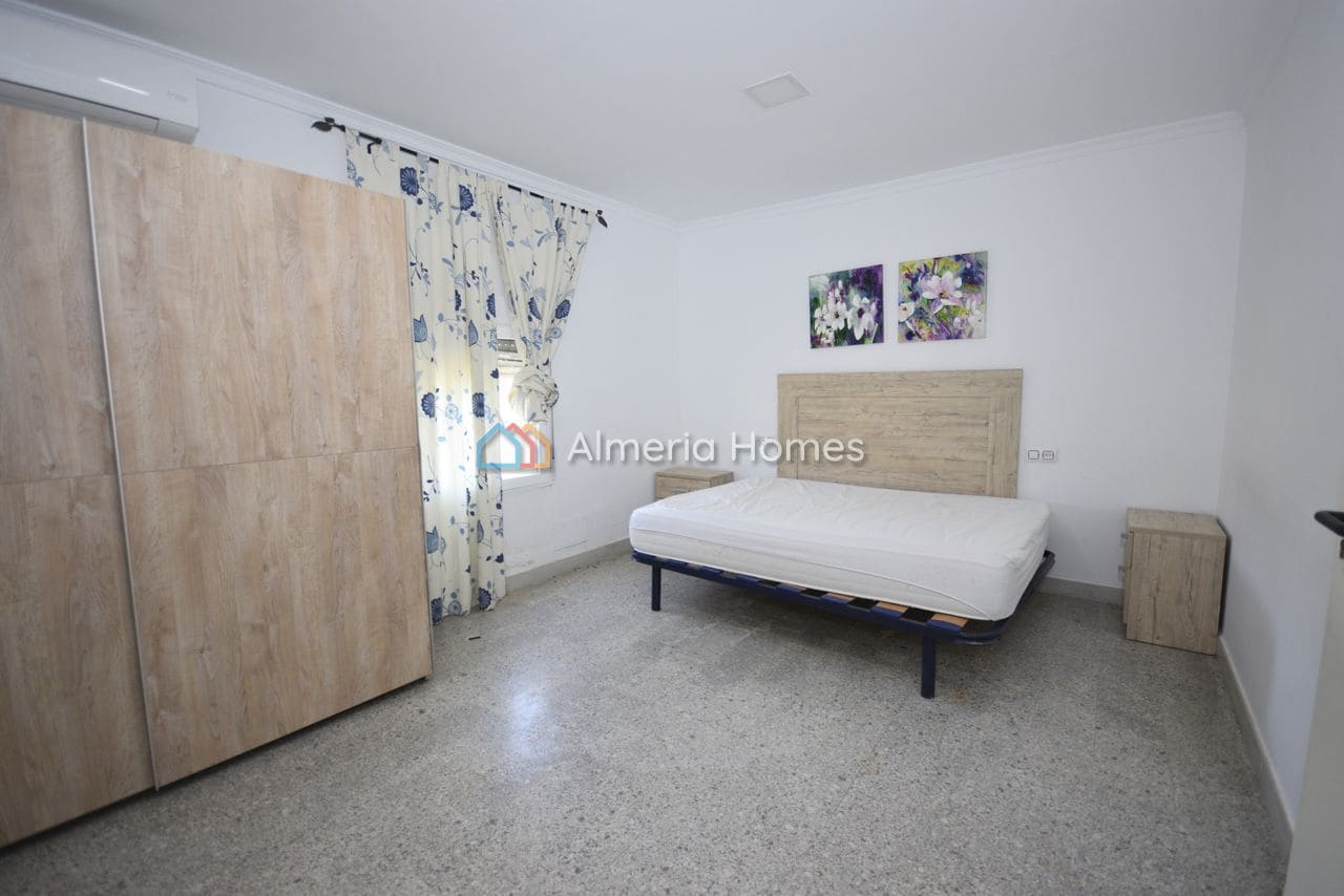 8 bedroom Finca/Country House for sale in Lorca with pool garage - € 390,000 (Ref: 9936670)