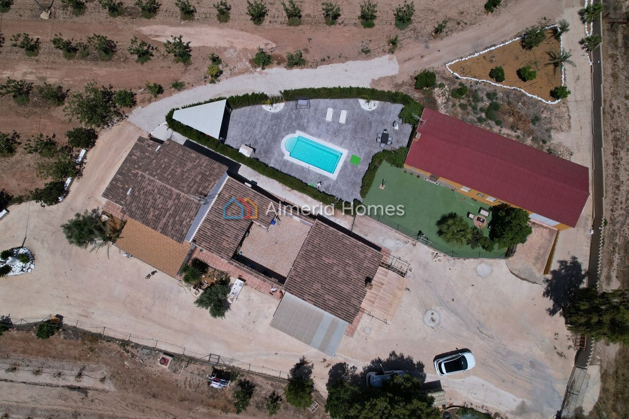 8 bedroom Finca/Country House for sale in Lorca with pool garage - € 390,000 (Ref: 9936670)