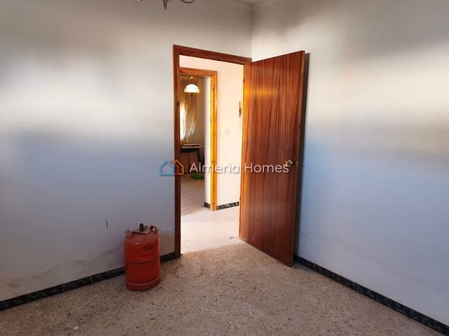 3 quarto Casa em Banda para venda em Caniles com garagem - 40 000 € (Ref: 9937198)