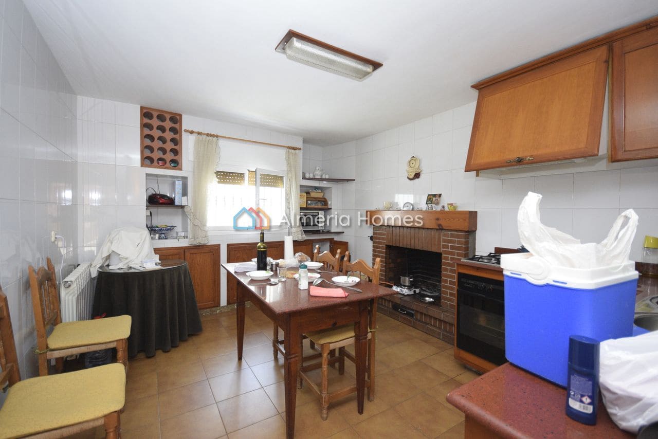 8 slaapkamer Villa te koop in Oria met garage - € 295.000 (Ref: 9944657)