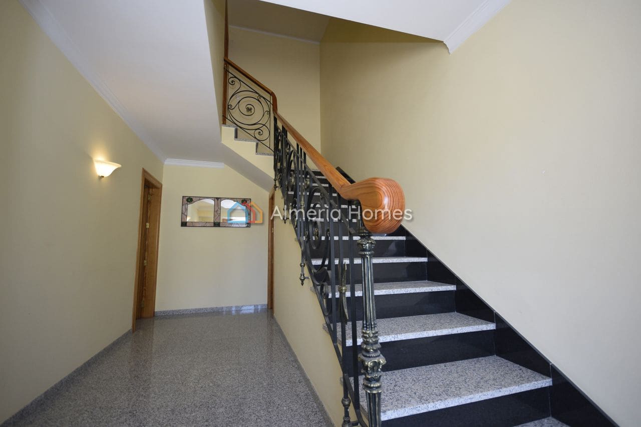 8 slaapkamer Villa te koop in Oria met garage - € 295.000 (Ref: 9944657)