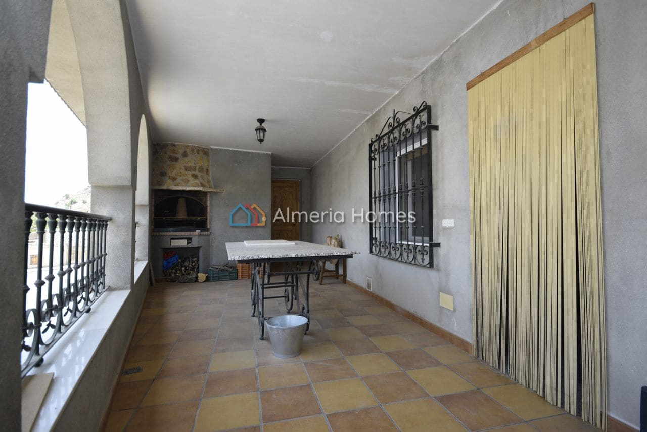 8 slaapkamer Villa te koop in Oria met garage - € 295.000 (Ref: 9944657)