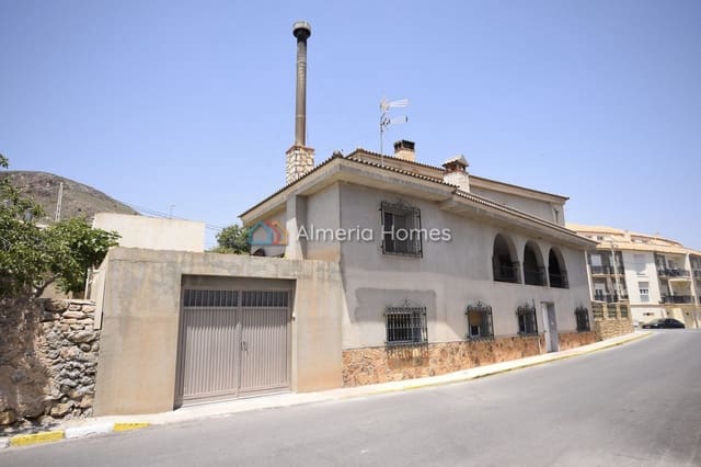 8 slaapkamer Villa te koop in Oria met garage - € 295.000 (Ref: 9944657)