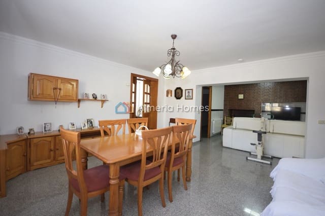 8 slaapkamer Villa te koop in Oria met garage - € 295.000 (Ref: 9944657)