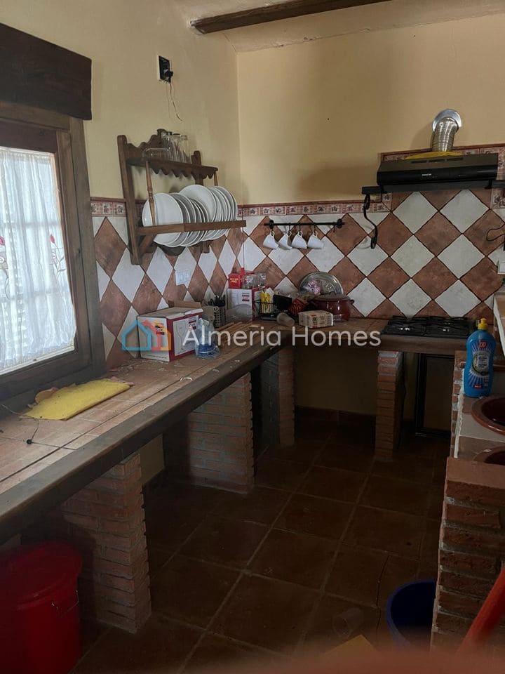 3 soveværelse Finca/Landehus til salg i Huescar med swimmingpool - € 105.000 (Ref: 9948814)
