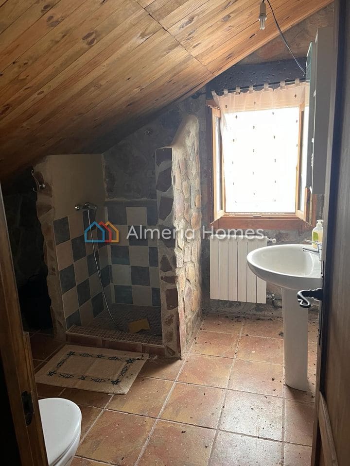 3 soveværelse Finca/Landehus til salg i Huescar med swimmingpool - € 105.000 (Ref: 9948814)