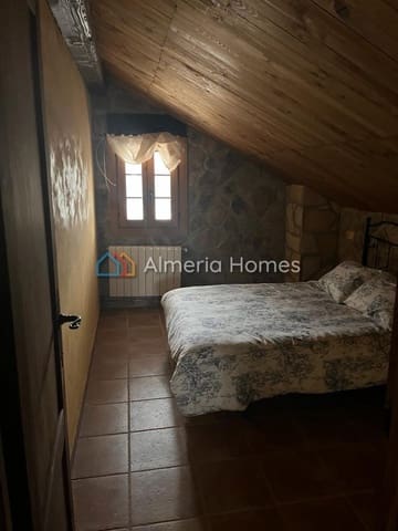 3 soverom Finca/Herregård til salgs i Huescar med svømmebasseng - € 105 000 (Ref: 9948814)