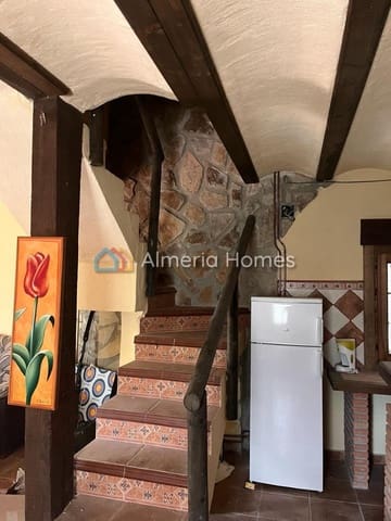 3 soverom Finca/Herregård til salgs i Huescar med svømmebasseng - € 105 000 (Ref: 9948814)