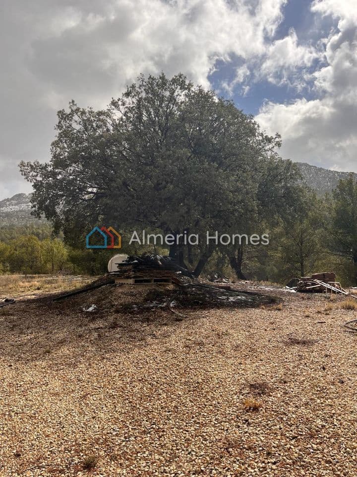 3 soveværelse Finca/Landehus til salg i Huescar med swimmingpool - € 105.000 (Ref: 9948814)