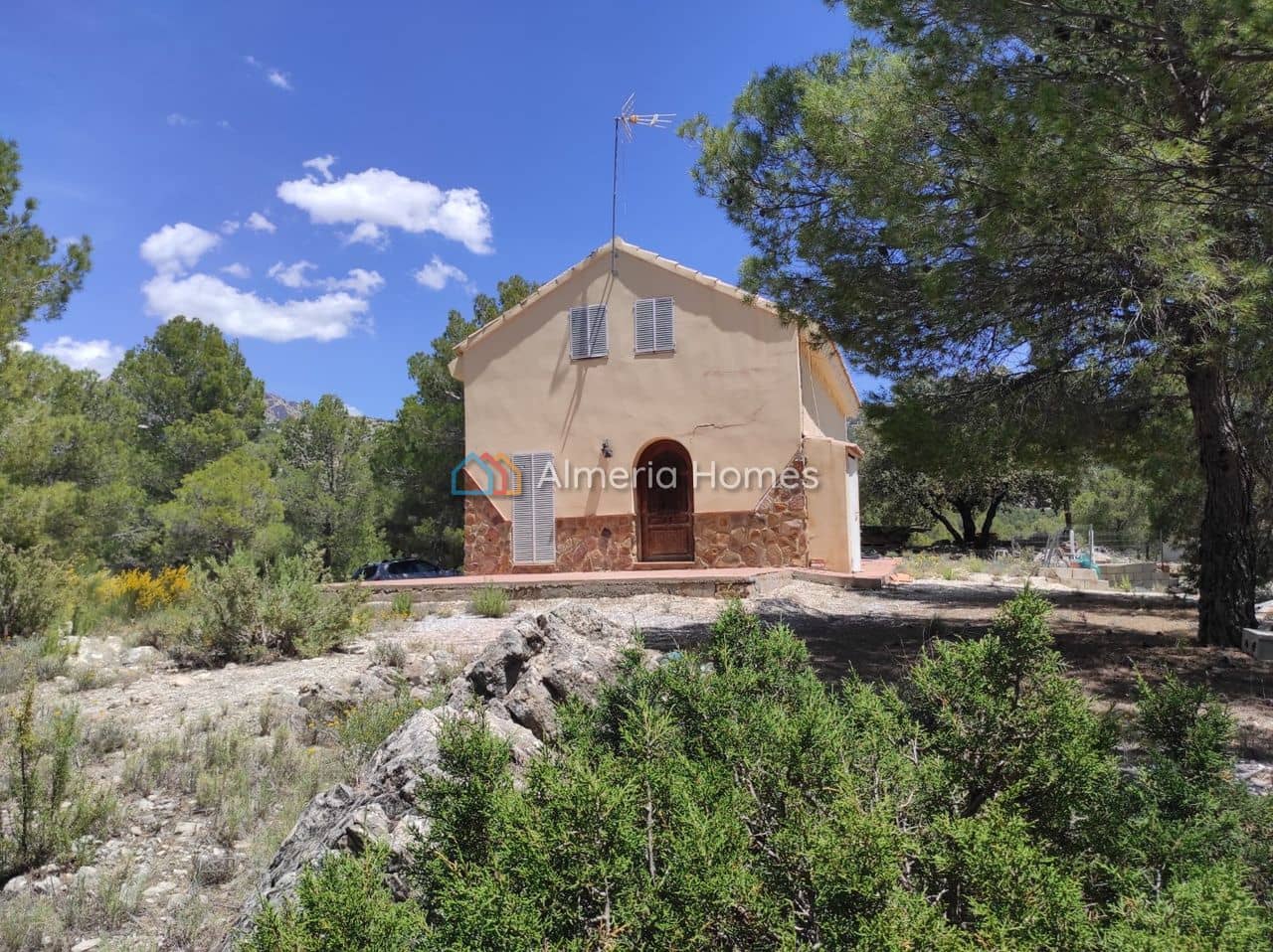 3 soveværelse Finca/Landehus til salg i Huescar med swimmingpool - € 105.000 (Ref: 9948814)